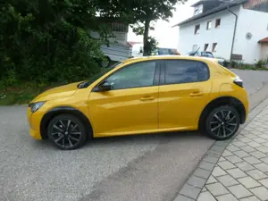 Peugeot 208 208 PureTech 100 GT Bild 2