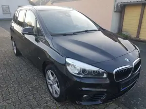 BMW 220 d Sport Line Gran Tourer LED,Navi,Panodach M-Paket Bild 2