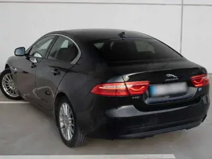 Jaguar XE XE 2.0D E-Performance Prestige Bild 3