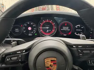 Porsche 992 911 Carrera Cabrio 4 GTS PDK Bild 2