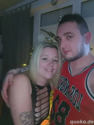 Paar Verkauft Bilder ,Videos ,alleine oder Zusammen .