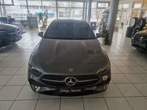 Mercedes-Benz A 250 4M AMG Line Premium Leder MBeam Keyless Bild 3