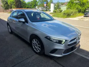 Mercedes-Benz A 180 d 8G-DCT Top,inkl. neuer Service, Tüv +Garantie Bild 4