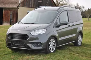 Ford Tourneo Courier Titanium * 50.000 Km * Bild 3