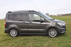 Ford Tourneo Courier Titanium * 50.000 Km * Bild 4