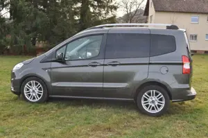 Ford Tourneo Courier Titanium * 50.000 Km * Bild 5