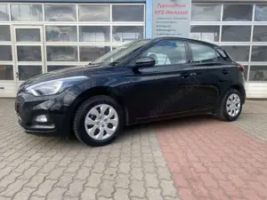 Hyundai i20 1.2, USB, Allwetterreifen, HU/AU neu Bild 5