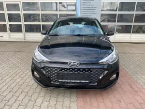 Hyundai i20 1.2, USB, Allwetterreifen, HU/AU neu Bild 3