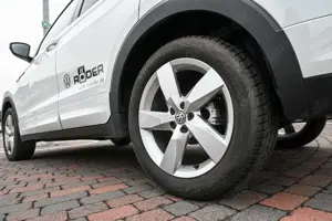 Volkswagen T-Cross R-line 1.0 TSI DSG Navi LED 18"LM AppConnect Bild 5