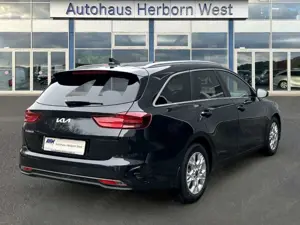 Kia Ceed / cee'd Sportswagon GOLD 1.5 T-GDI Automatik Navi Klimaaut Bild 3