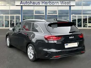 Kia Ceed / cee'd Sportswagon GOLD 1.5 T-GDI Automatik Navi Klimaaut Bild 4