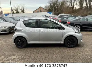 Toyota Others Aygo AYGO Cool*5 Türig*KLIMA*LED Bild 4