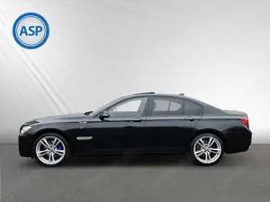 BMW 730 d xDrive M Sport HEADUP SCHIEBEDACH SOFTCLOSE Bild 2