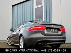 Jaguar XE 2.0D R-SPORT AWD 4X4 180PS EURO6 NEUE MOTOR! Bild 2
