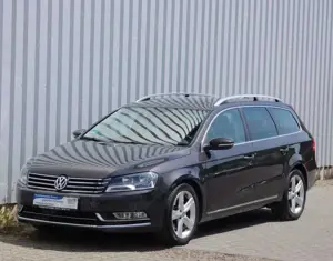 Volkswagen Passat Variant Highline-DSG-Klima-Leder-Navi-PDC