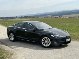 Tesla Model S 90D Allradantrieb Bild 1
