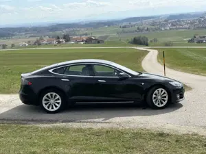 Tesla Model S 90D Allradantrieb Bild 4