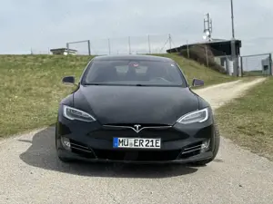 Tesla Model S 90D Allradantrieb Bild 3
