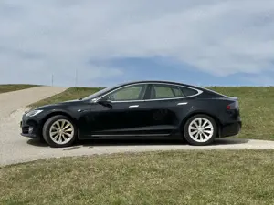 Tesla Model S 90D Allradantrieb Bild 5