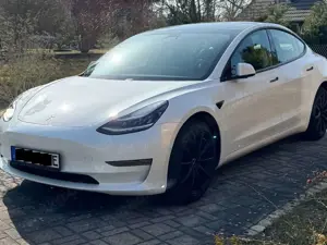 Tesla Model 3 Model 3 Langstreckenbatt. Allradantrieb Dual Motor Bild 5