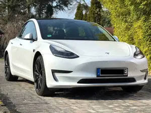 Tesla Model 3 Model 3 Langstreckenbatt. Allradantrieb Dual Motor Bild 2