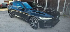 Volvo V60 Kombi R Design Recharge Plug-In Hybrid AWD