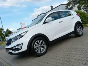 Kia Sportage Spirit 2WD Autom. *Navi*Pano*AHK*CAM*