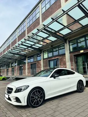 Mercedes-Benz C 200 Coupé AMG Line | Pano | Widescreen | 19"