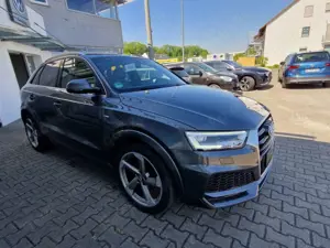 Audi Q3 2.0 TDI quattro sport S-Line Leder 19Zoll AHK Navi Bild 3