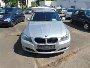 BMW 318 318d Bild 2