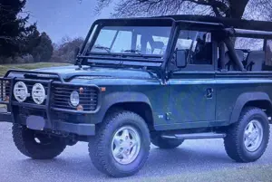 Land Rover Defender 90 P300 Bild 1