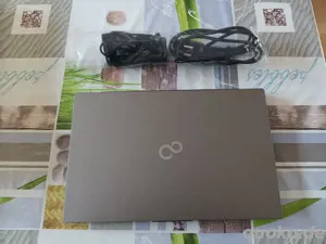 Fujitsu Lifebook E5512, 39,6cm 15,6" FHD, Core i7-1255U, 32GB, 1TB SSD, Win 11 Wie Neu