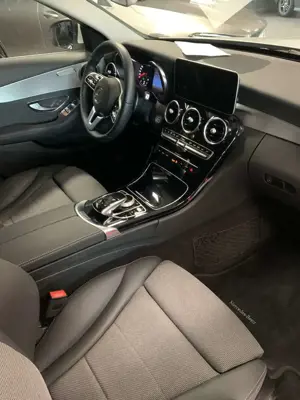 Mercedes-Benz C 300 T 9G-TRONIC Avantgarde