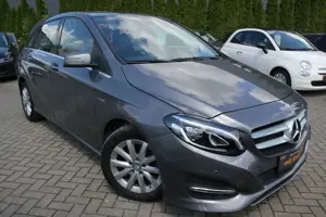 Mercedes-Benz B 180 B -Klasse Aut. Klima/Navi/Sitzhz/Tempomat