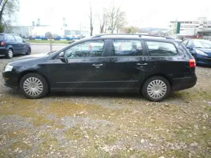 Volkswagen Passat Variant Trendline 122 PS Navi Klimaautom