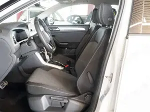 Volkswagen T-Roc 1,5 TSI DSG Move LED AHK App-Connect 17" Bild 3