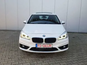 BMW 218 218d Active Tourer Sport-Aut. Luxury Line Bild 2