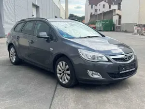 Opel Astra Sports Tourer 1.4 T 150 Jahre Opel Bild 5