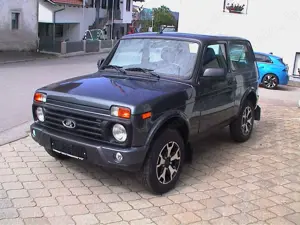 Lada Urban 4x4 Klimaanlage Bild 3