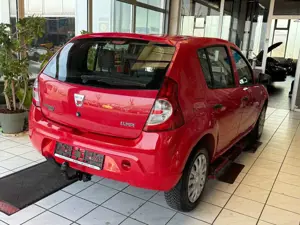 Dacia Sandero Basis + AHK-Anhängerkupplung Bild 4