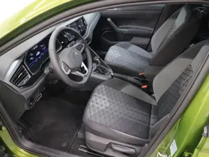 Volkswagen Taigo 1.0 TSI OPF R-Line Black Style Bild 4