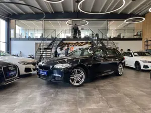 BMW 530 d xDrive *M-SPORT*HUD*AHK*BI-XENON*PANO*STHZ