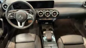 Mercedes-Benz A 180 A 180 d 7G-DCT Bild 2