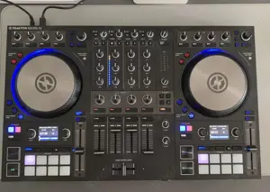 Native Instruments Traktor Kontrol S4 MK3 DJ controller Bild 3