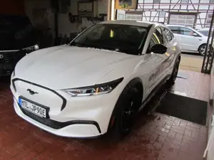 Ford Mustang Mach-E Mach E  Base *RWD*VOLLELEKTRIK Bild 3