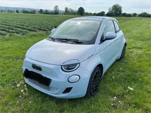 Fiat 500e La Prima - verl. Werksgarantie bis 11/2027!