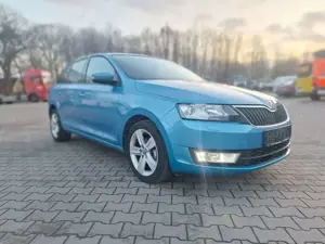 Skoda Rapid/Spaceback Spaceback Drive Xenon PDC Klimaautomatik