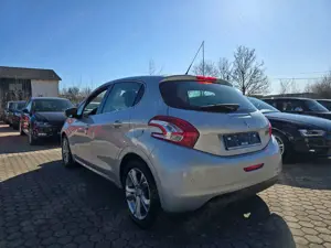 Peugeot 208 Bild 3