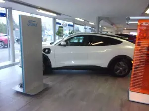 Ford Mustang Mach-E Basis *360°-eHeck-BO* Bild 2