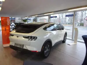 Ford Mustang Mach-E Basis *360°-eHeck-BO* Bild 4